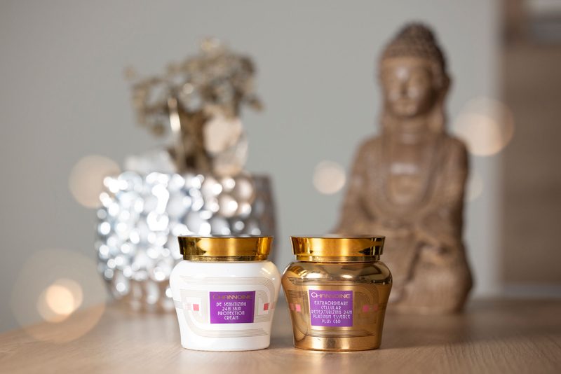 Pflegetiegel vor einer Buddhafigur im Energieraum in Badersdorf